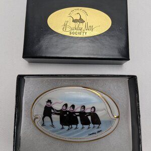 Vintage P Buckley Moss Society Chorus Line Brooch Lapel Pin 1991 #4407 Perenna
